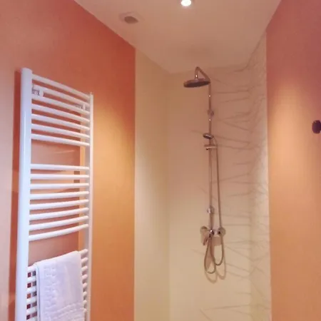 Les Volpilieres לינה וארוחת בוקר 3*